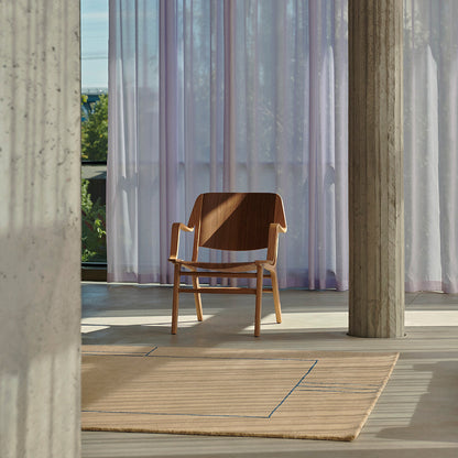 AX HM11 Lounge Chair