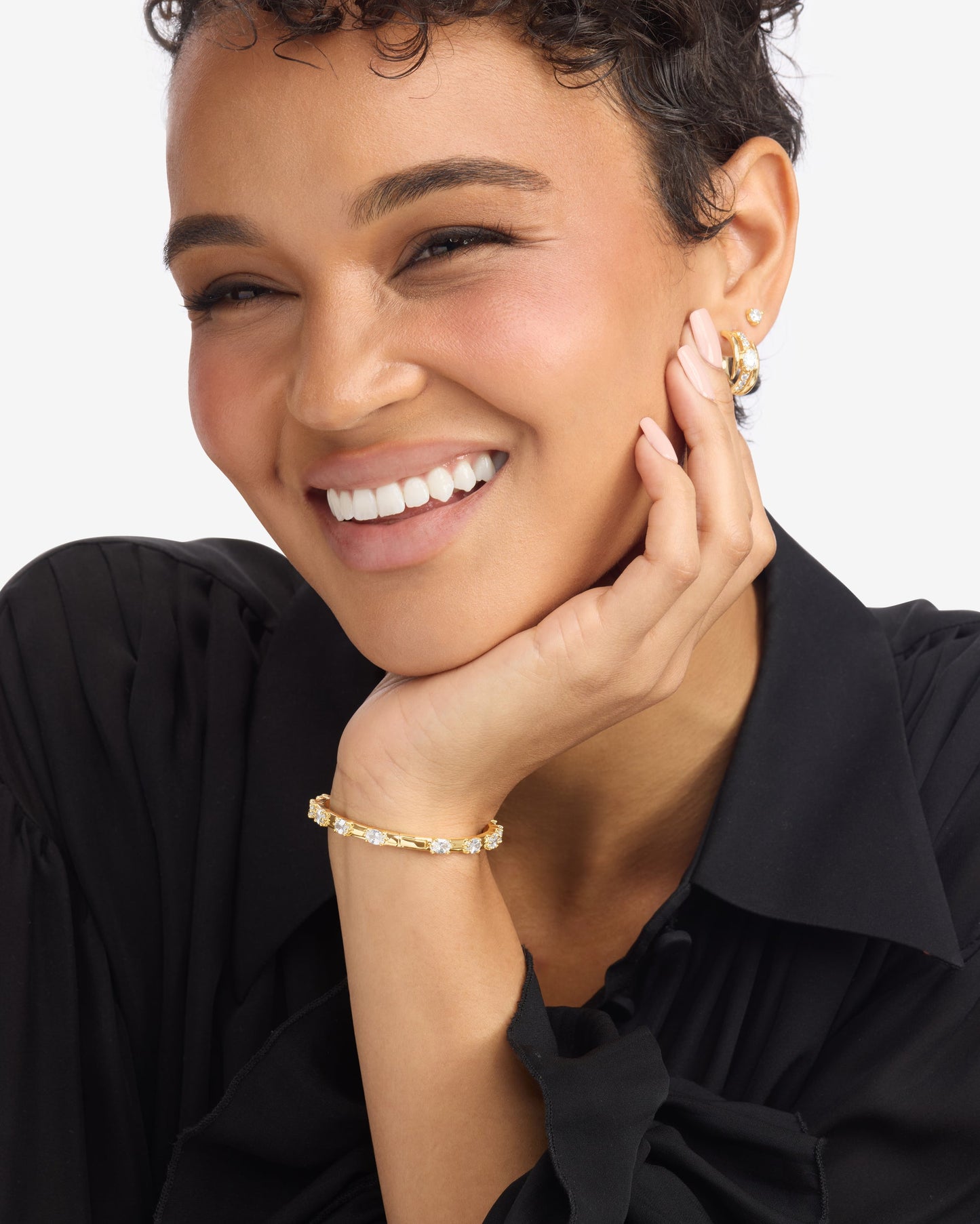 She's on Point Station Cuff - Gold|White Diamondettes